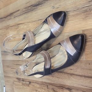 ANTHROPOLOGIE Fidji Colorblock Navy/Shell Leather Mary Jane Heels